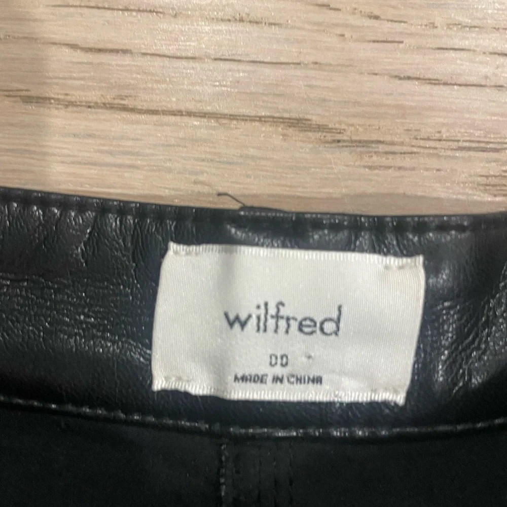 Aritzia Wilfred high waisted leather pant Melina size 00 - Picture 4 of 5
